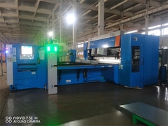 Centro de dobra automática CNC